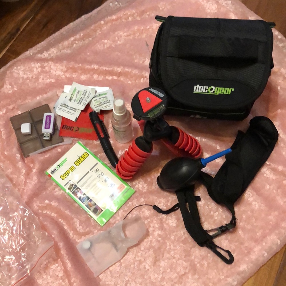 DECOGEAR 10+ camera bag + accessories BNWT